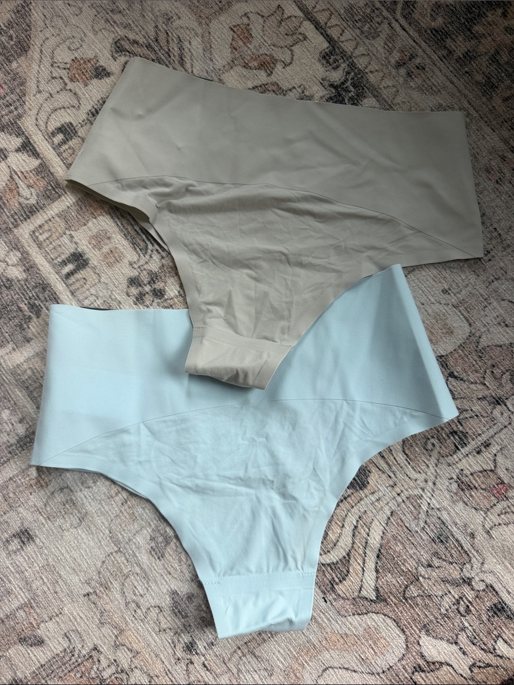 Spanx Undietectable Tanga - Picture 2 of 5